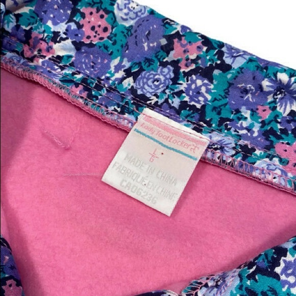 Vintage Pink Crewneck w/ Floral Collar - Picture 5 of 5